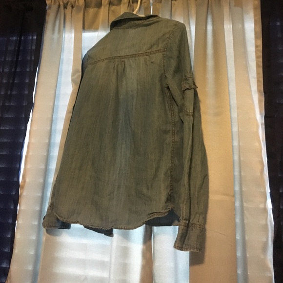 Life in Progress Light Jean shirt - Picture 6 of 7